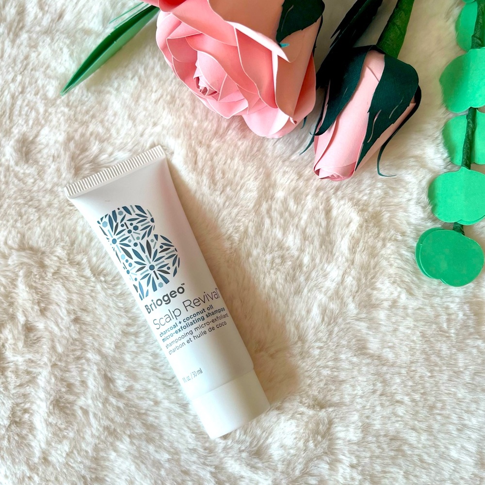 BRIOGEO SCALP REVIVAL CHARCOAL + COCONUT OIL MICRO-EXFOLIATING SHAMPOO M…